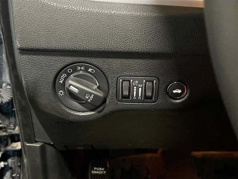 2023 Chrysler 300 Touring L