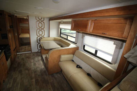 2017 Winnebago MINNIE WINNIE 31K