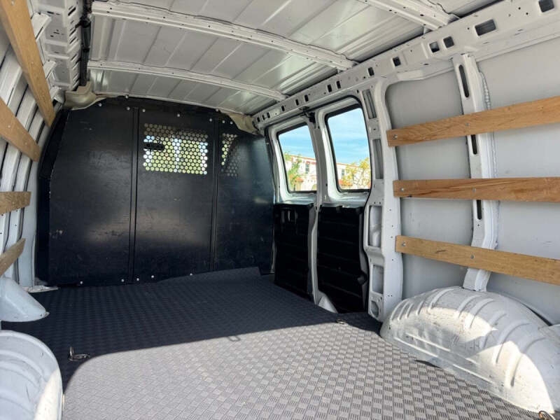 2024 GMC Savana 2500