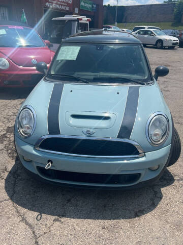 2013 MINI Hardtop for sale at MKE Avenue Auto Sales in Milwaukee WI