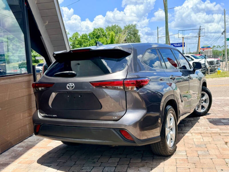2021 Toyota Highlander LE