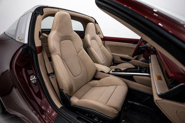 2021 Porsche 911 Targa 4S Heritage Design Edition