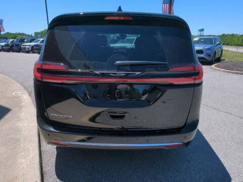 2027 Chrysler Pacifica Select