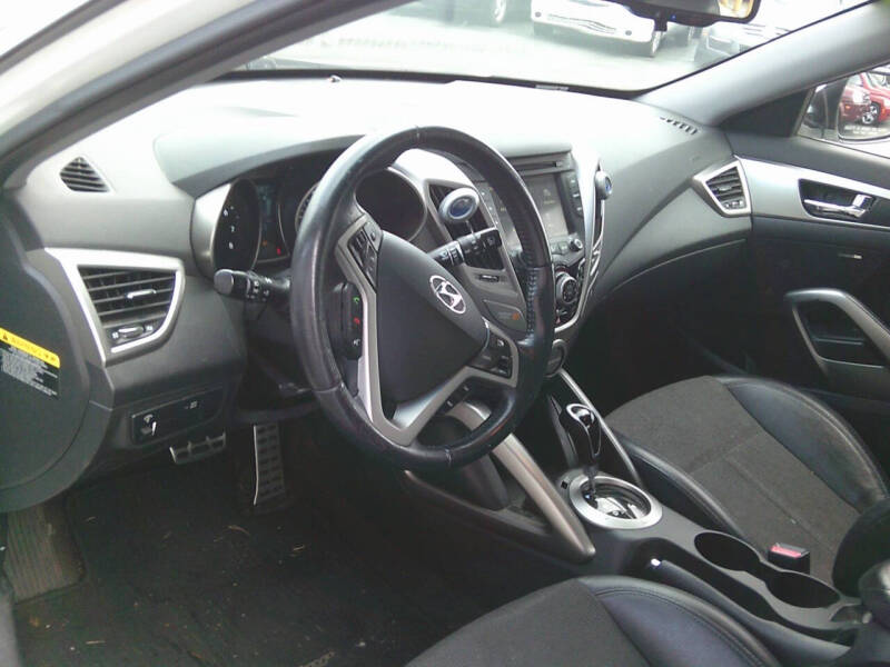 2013 Hyundai Veloster Base photo 7