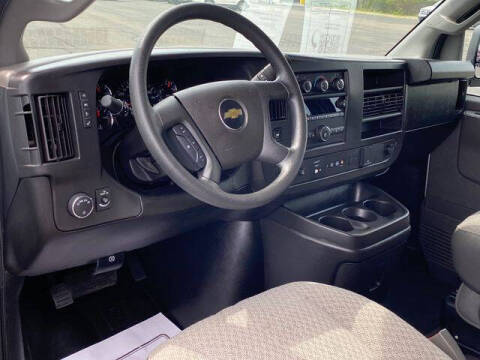 2025 Chevrolet Express LT 3500