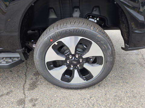 2025 Ford F-150 Lightning Platinum