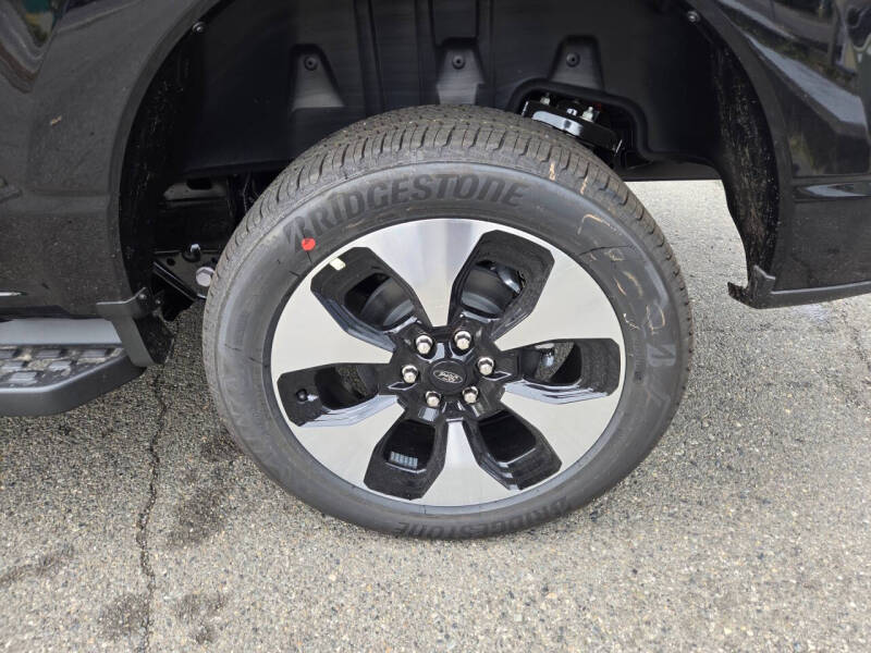 2025 Ford F-150 Lightning Platinum