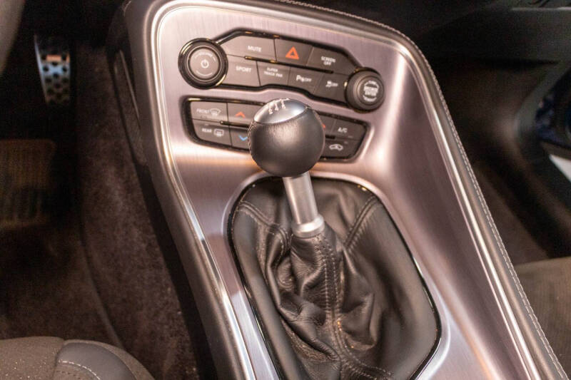 2017 Dodge Challenger 392 HEMI Scat Pack Shaker