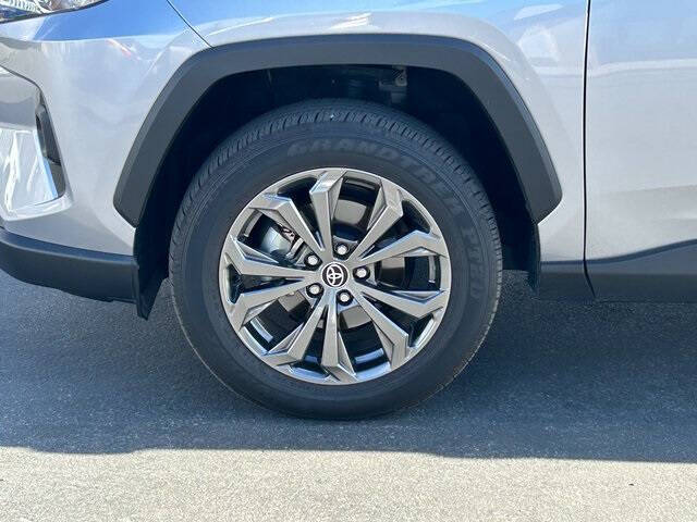 2025 Toyota RAV4 Hybrid XLE Premium