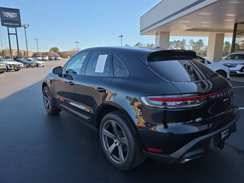 2025 Porsche Macan