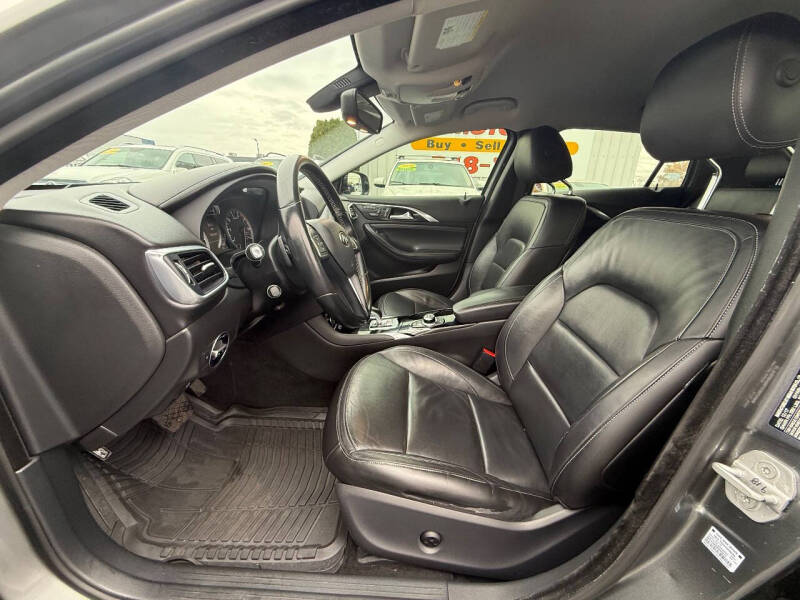 2018 Infiniti QX30 Luxury