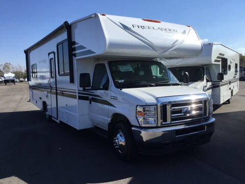 2022 Coachmen Freelander - Ford Models 27QB