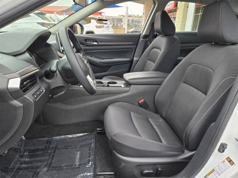 2025 Nissan Altima 2.5 SV