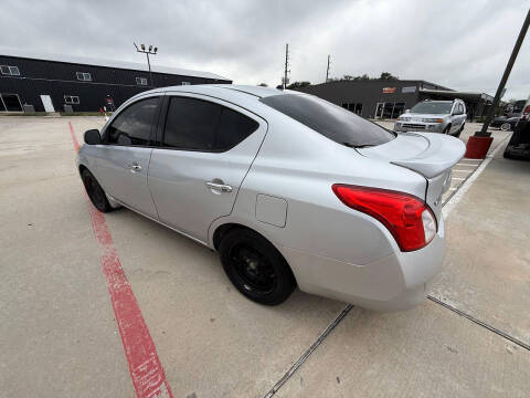 2014 Nissan Versa 1.6 S
