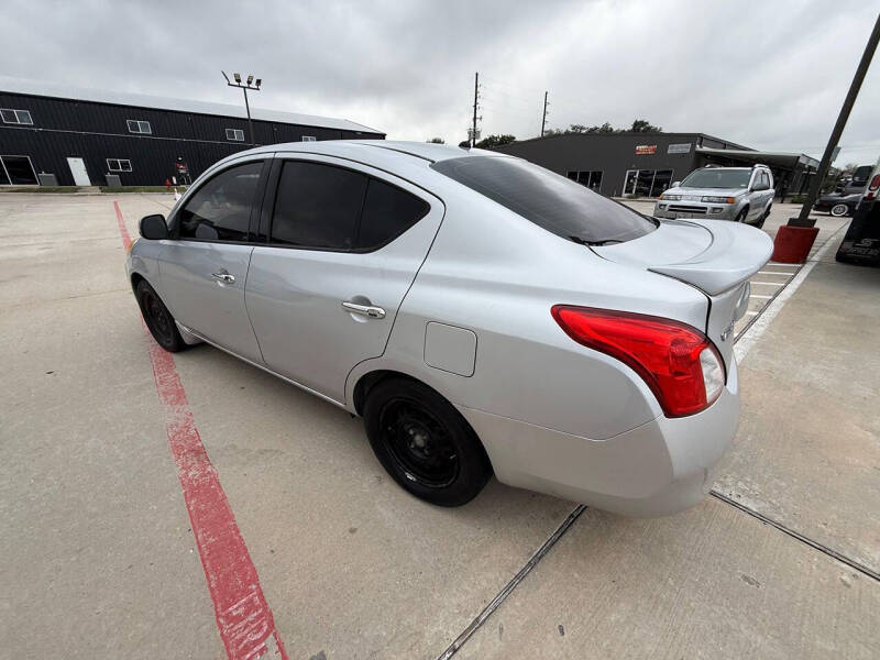 2014 Nissan Versa 1.6 S
