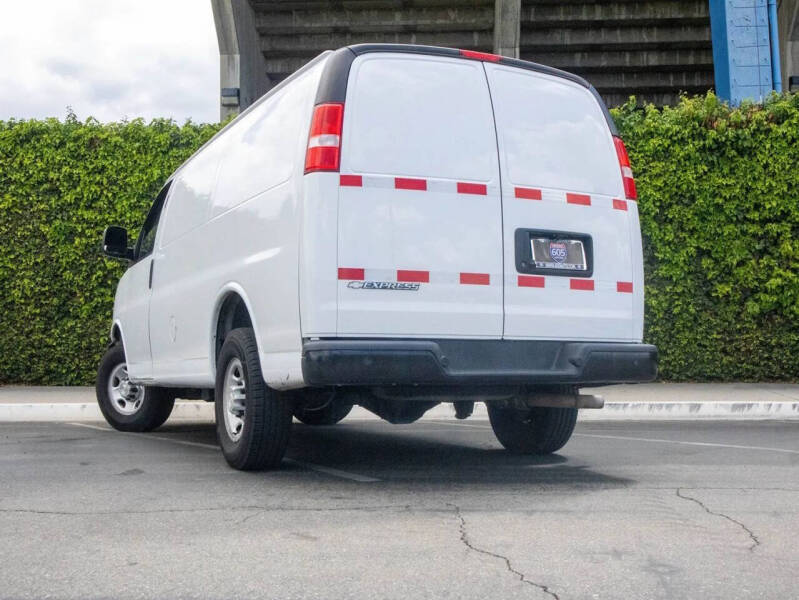 2021 Chevrolet Express 2500