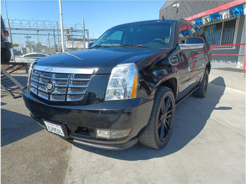 2011 Cadillac Escalade Hybrid for sale at CHAMPION MOTORZ in Fresno CA
