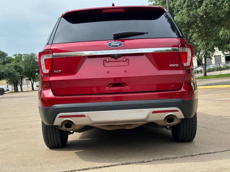 2017 Ford Explorer XLT photo 6