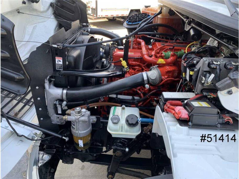 2018 Freightliner M2 106