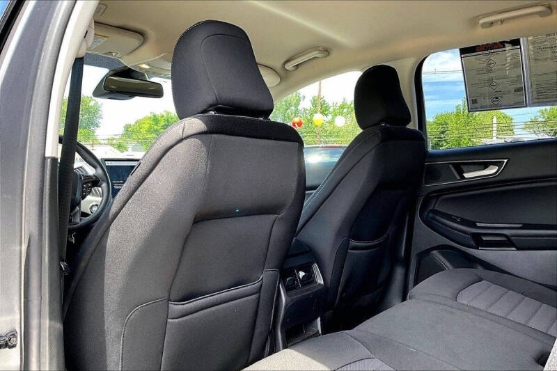 2023 Ford Edge SE
