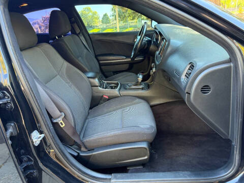 2017 Dodge Charger SXT