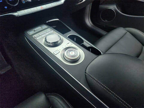 2022 Genesis GV70 2.5T Standard