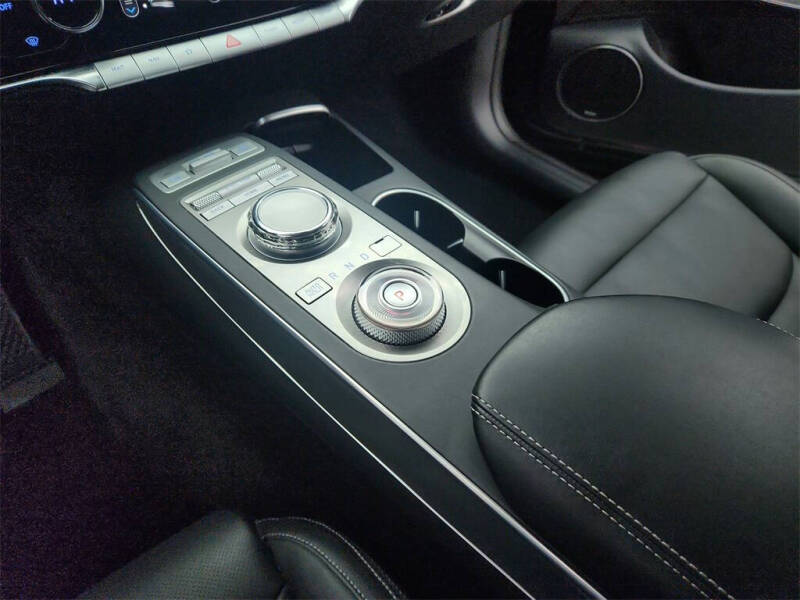 2022 Genesis GV70 2.5T Standard