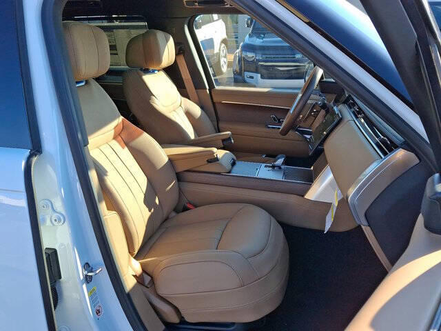 2025 Land Rover Range Rover P550e Autobiography