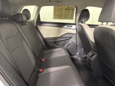 2025 Volkswagen Taos SE