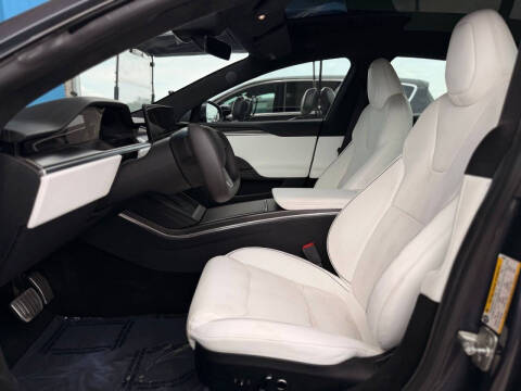 2022 Tesla Model S Plaid
