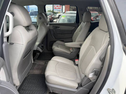 2017 Chevrolet Traverse LT
