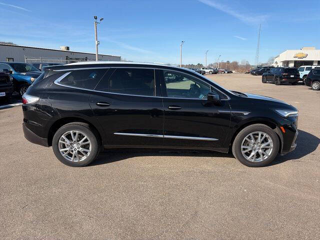 2022 Buick Enclave Essence