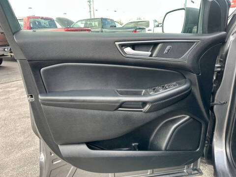 2022 Ford Edge SE