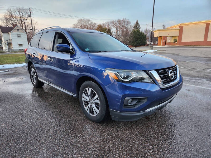 2017 Nissan Pathfinder SV