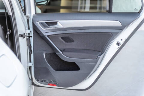 2016 Volkswagen Golf TSI S