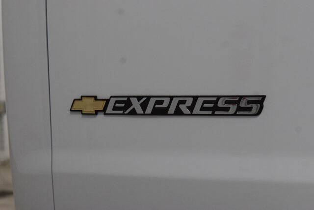 2025 Chevrolet Express 2500