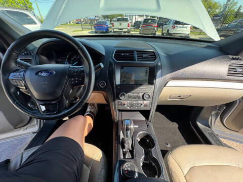 2017 Ford Explorer Platinum