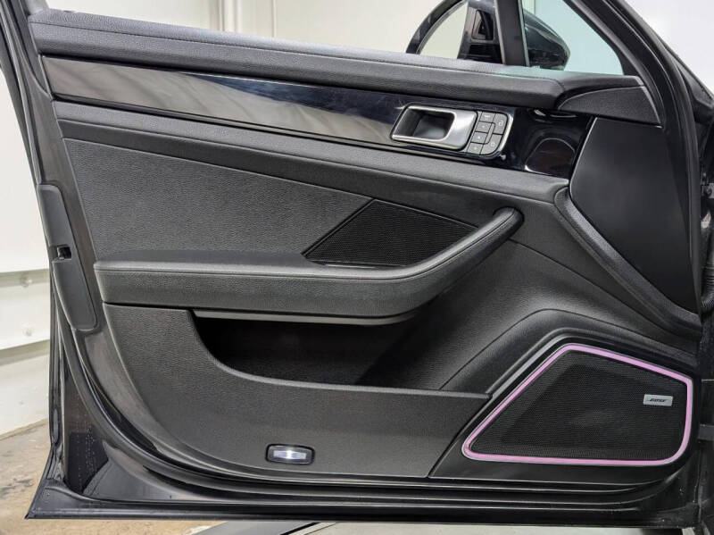 2022 Porsche Panamera 4