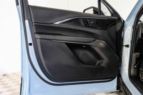 2024 Cadillac LYRIQ Luxury 1