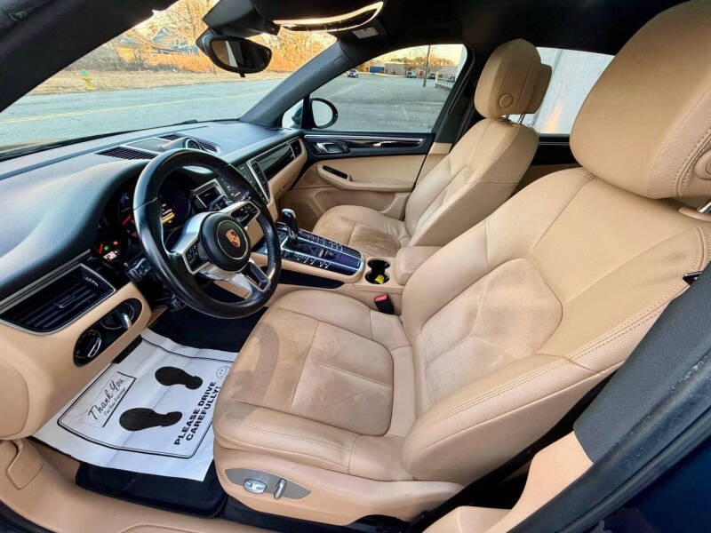 2017 Porsche Macan