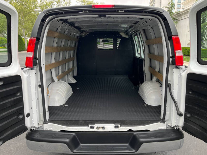 2024 Chevrolet Express 2500
