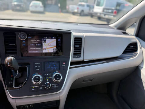 2015 Toyota Sienna