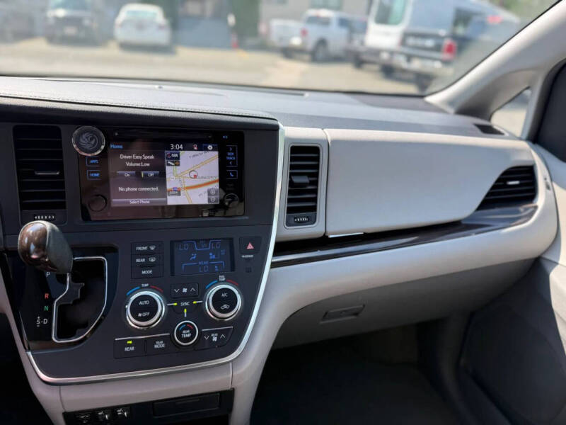 2015 Toyota Sienna