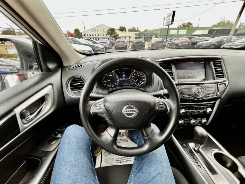 2020 Nissan Pathfinder S