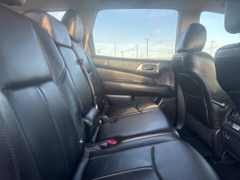 2020 Nissan Pathfinder SV