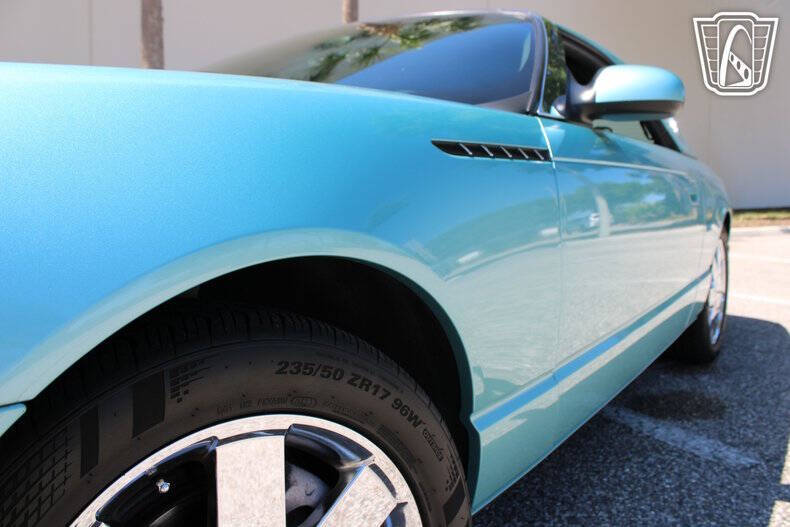 2002 Ford Thunderbird Deluxe