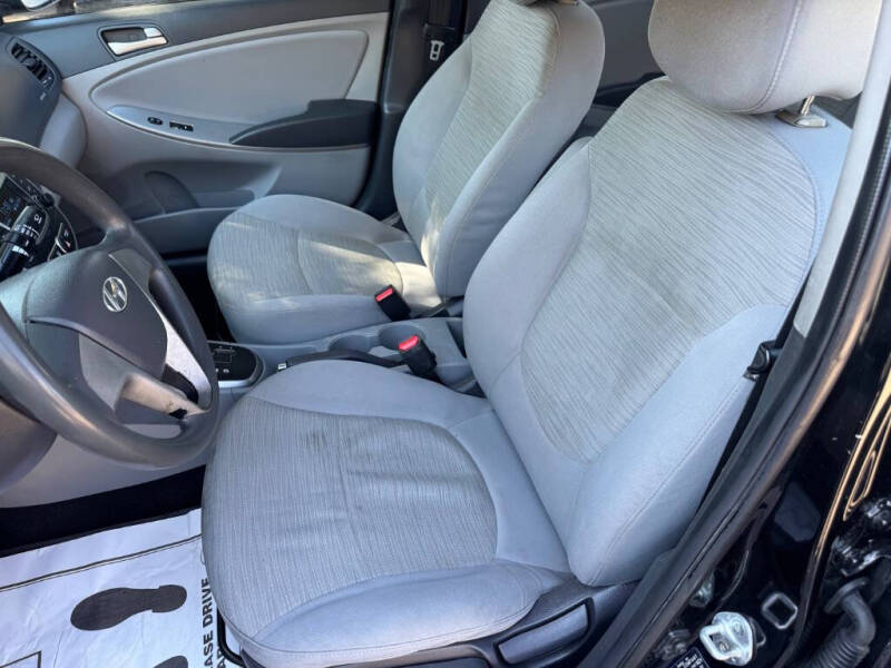 2017 Hyundai Accent SE