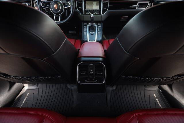 2015 Porsche Macan S