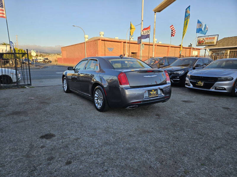 2018 Chrysler 300 Touring L