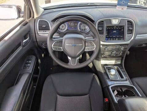 2022 Chrysler 300 Touring